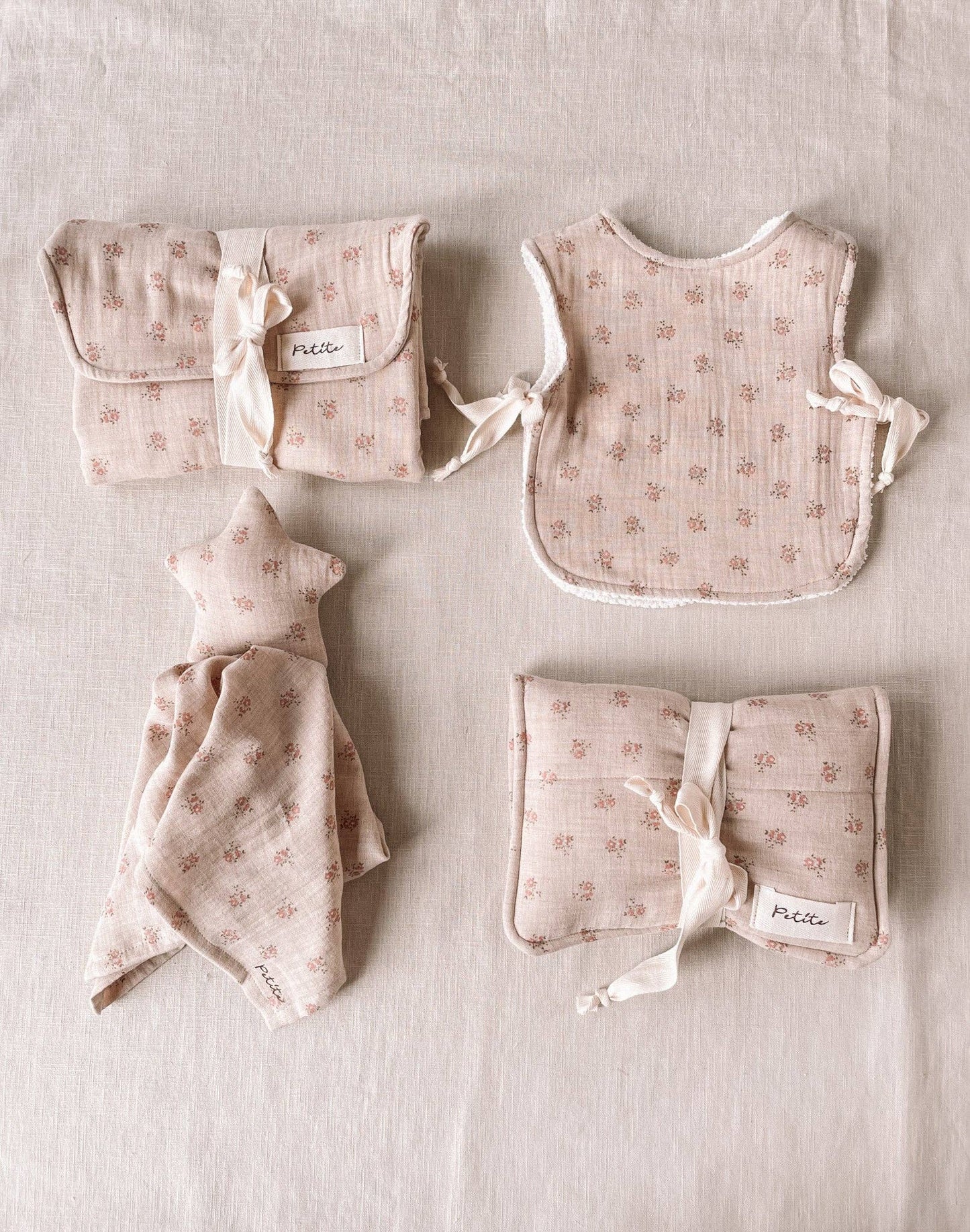 Little Star Cuddle Cloth / Floral Beige