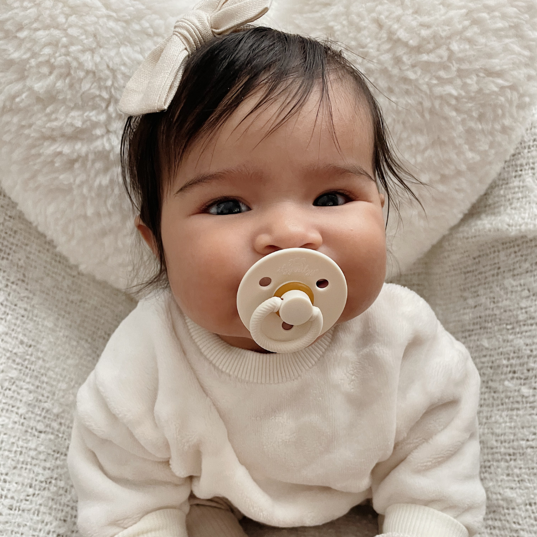 Itzy Soother™ Natural Rubber Glow in the Dark